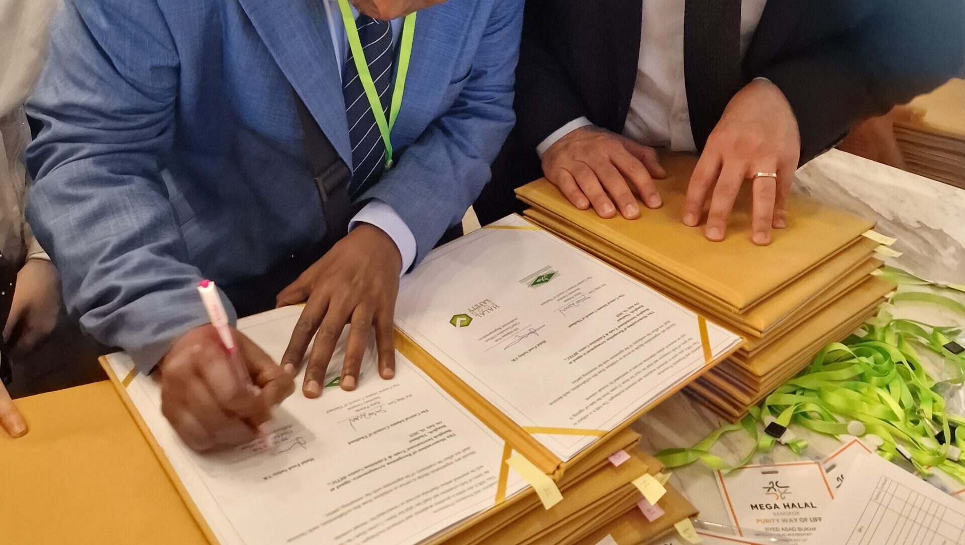 Halal Food Safety UK Signs MoU with Central Islamic Committee of Thailand